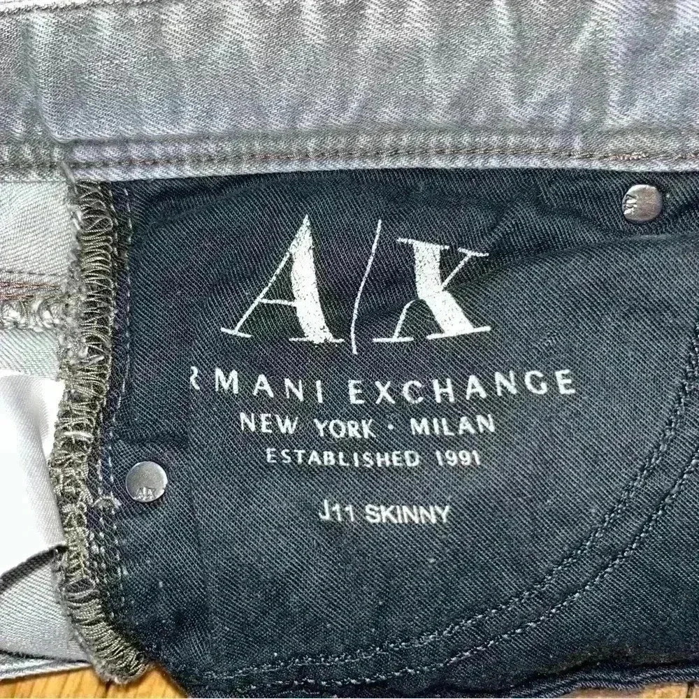 Armani Exchange Grey J-11 Skinny Jeans women’s size 4 shirt - Picture 5 of 7